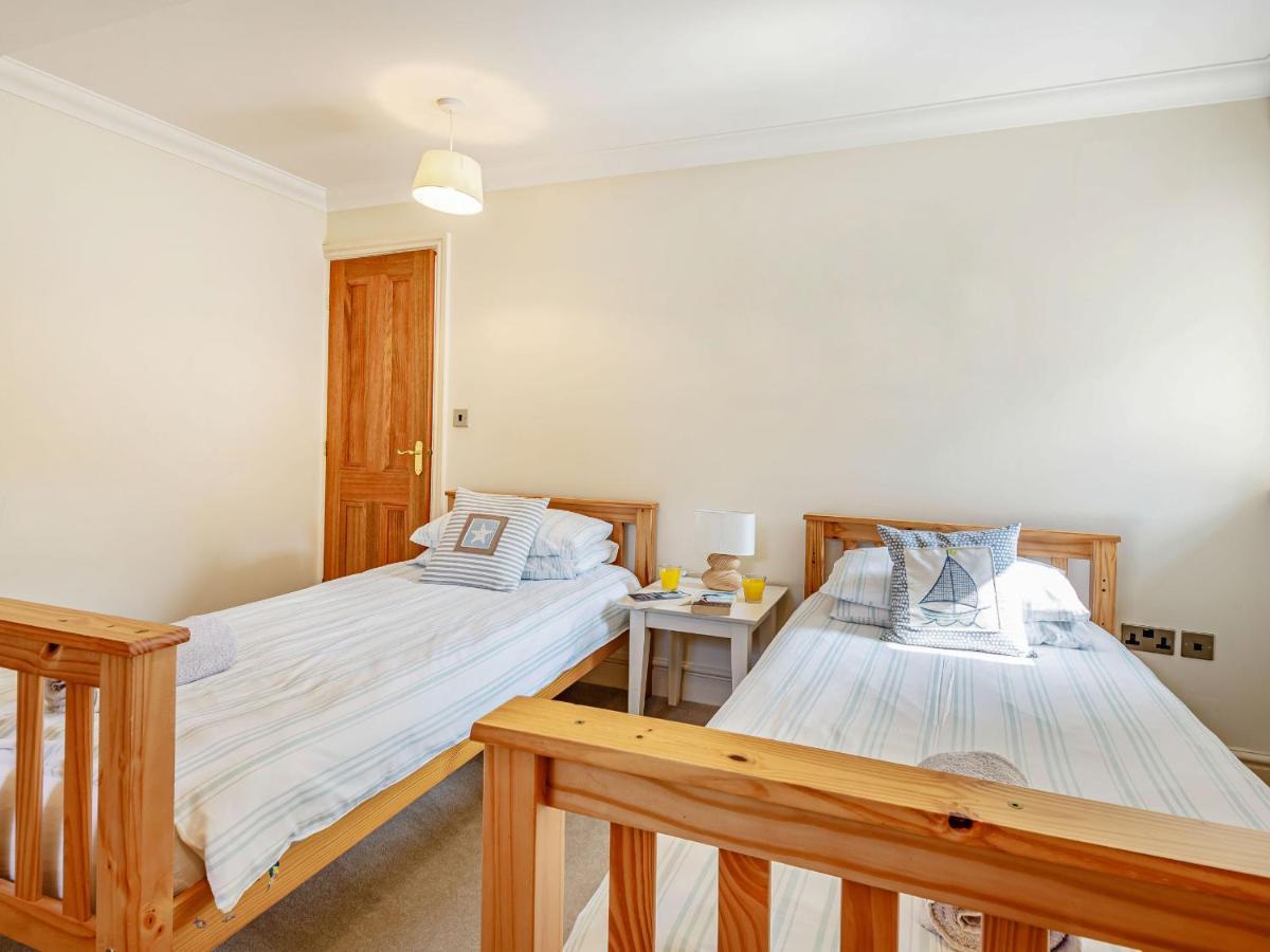 Вилла Menai View Llanfairpwllgwyngyll Экстерьер фото